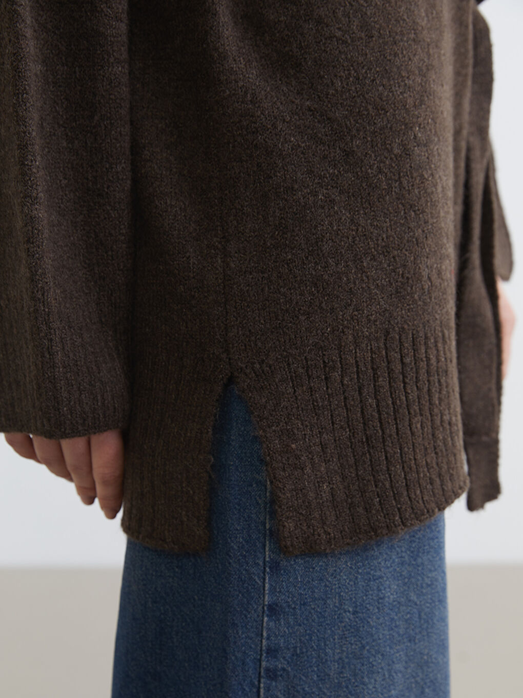 Kahverengi Yarım Balıkçı Yaka Oversize Kadın Triko Tunik-2