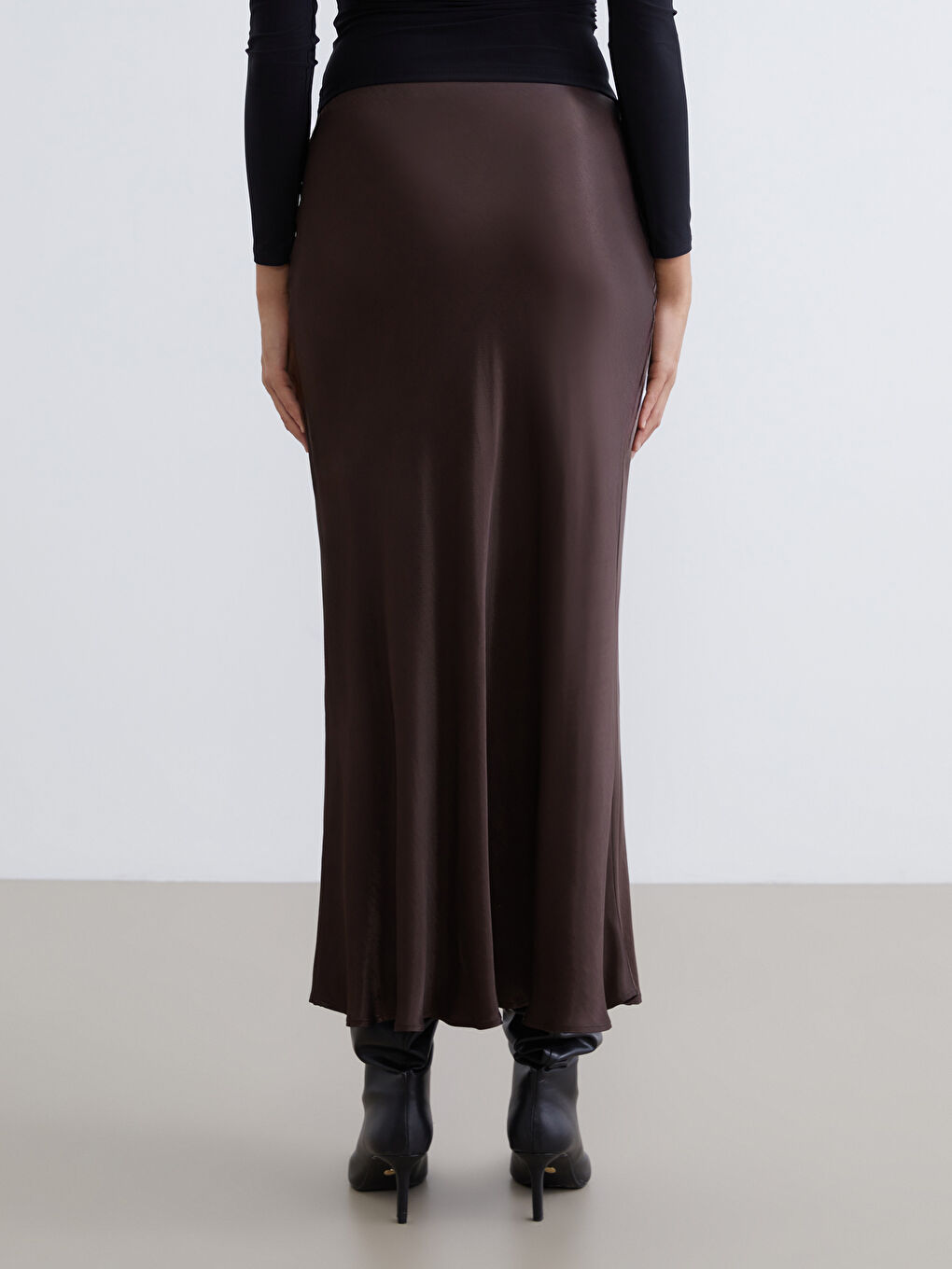 Kahverengi Beli Lastikli A Kesim Saten Etek-7