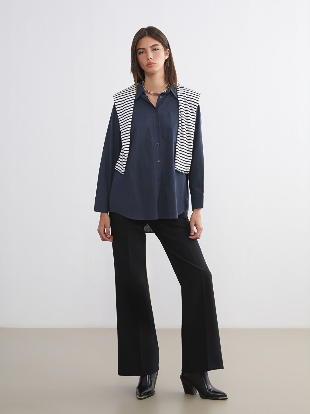 Siyah Dar Fit Geniş Paça Kadın Pantolon