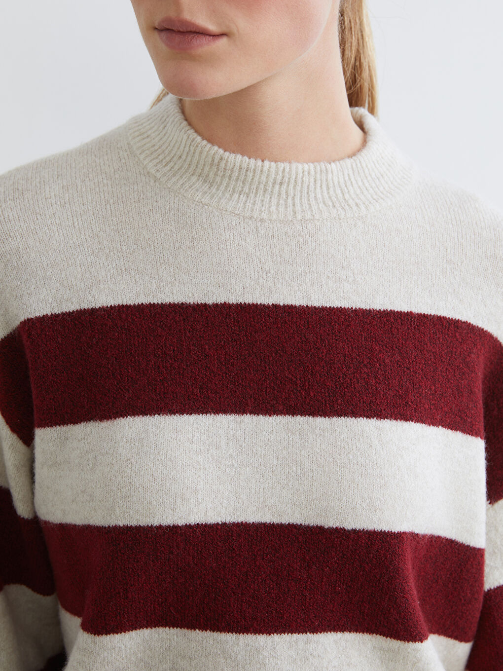 Crew Neck Striped Women's Knitwear Sweater-2