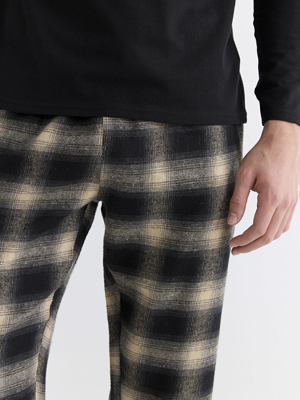 Regular Fit Plaid Men's Pyjama Set-3