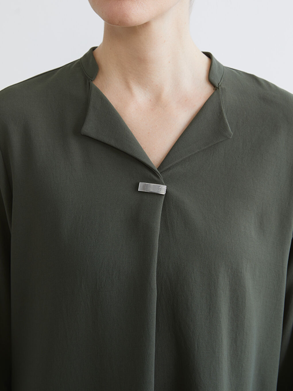 Kerbausschnitt-Bluse-2