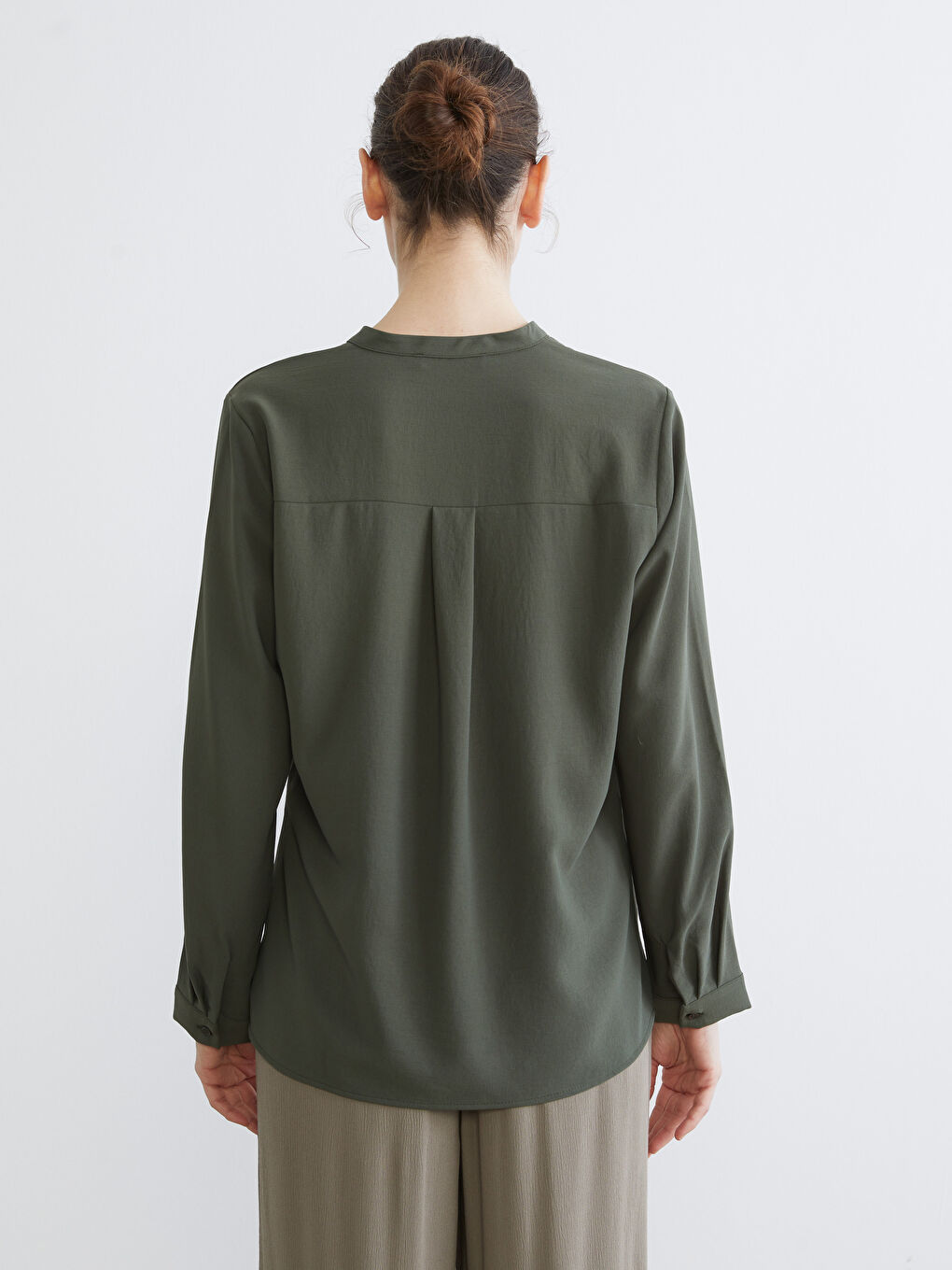 Kerbausschnitt-Bluse-3