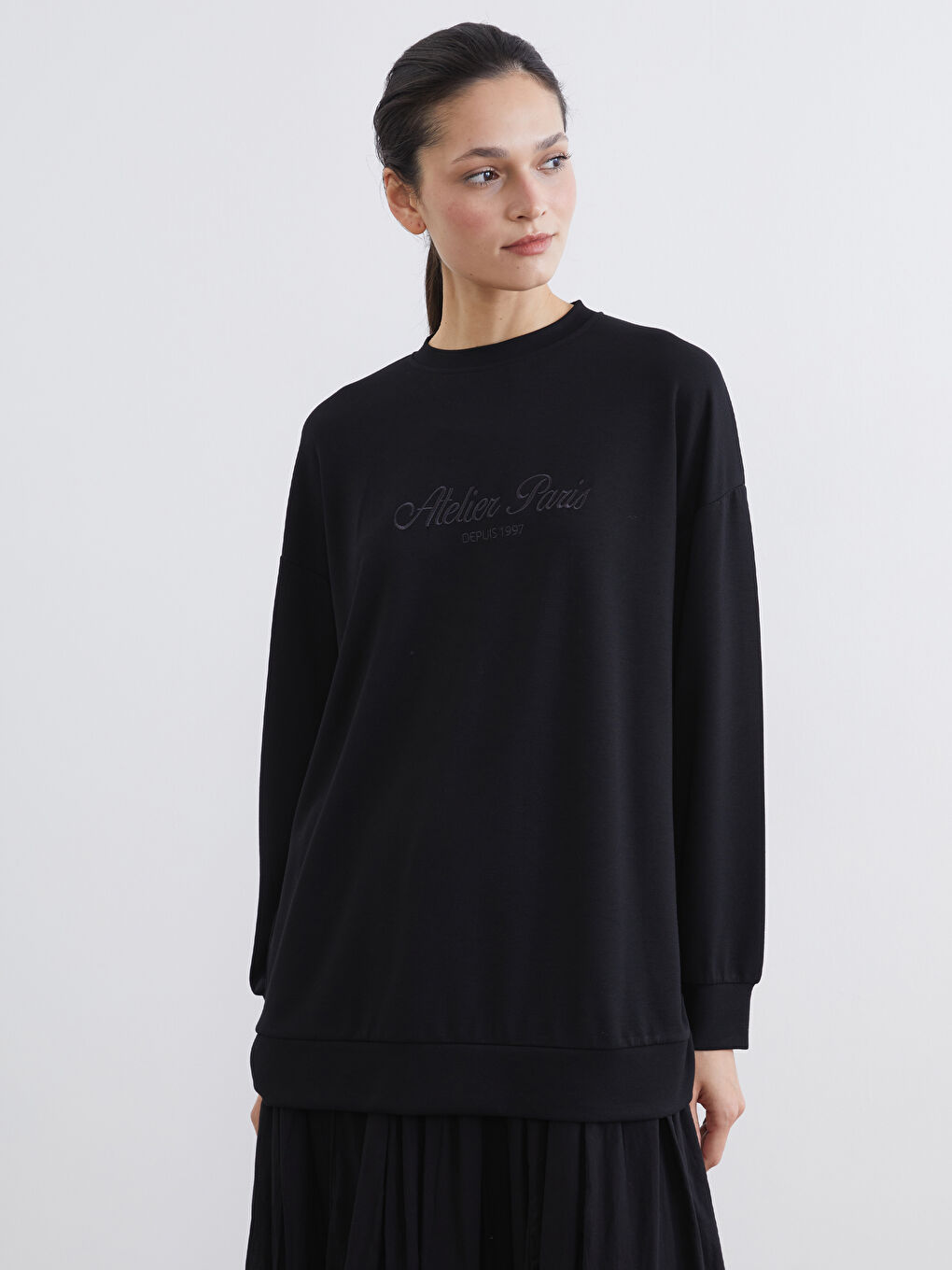 Siyah Paris Nakışlı Kadın Sweatshirt Tunik