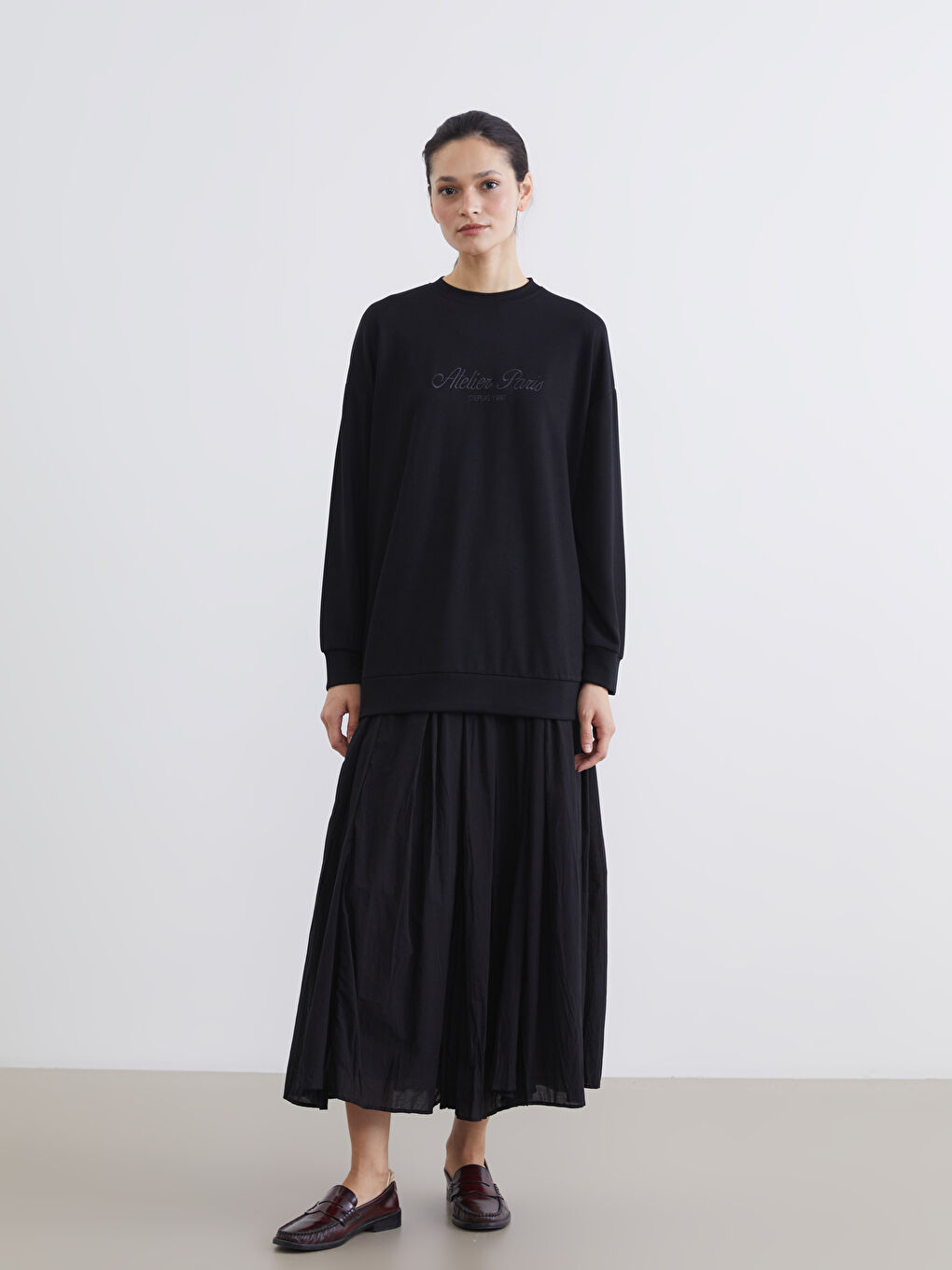 Siyah Paris Nakışlı Kadın Sweatshirt Tunik-1