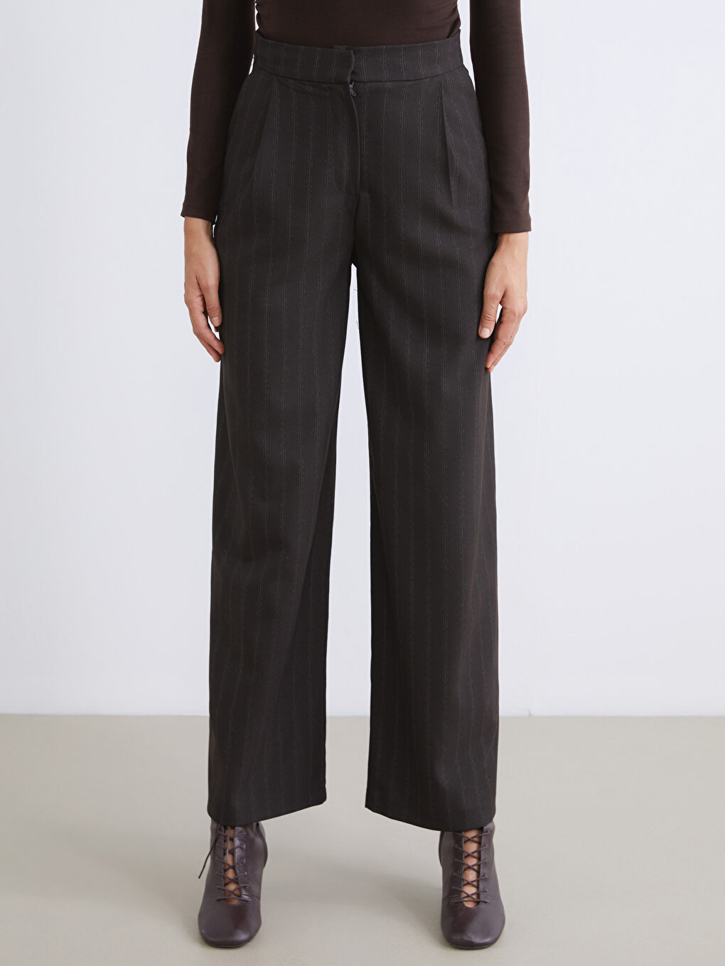 Kahverengi Loose Fit Çizgili Kadın Pileli Pantolon-1