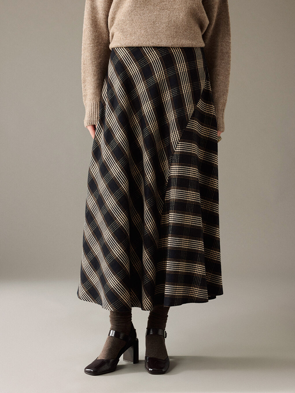 Waist Zippered Plaid Flared Skirt-2