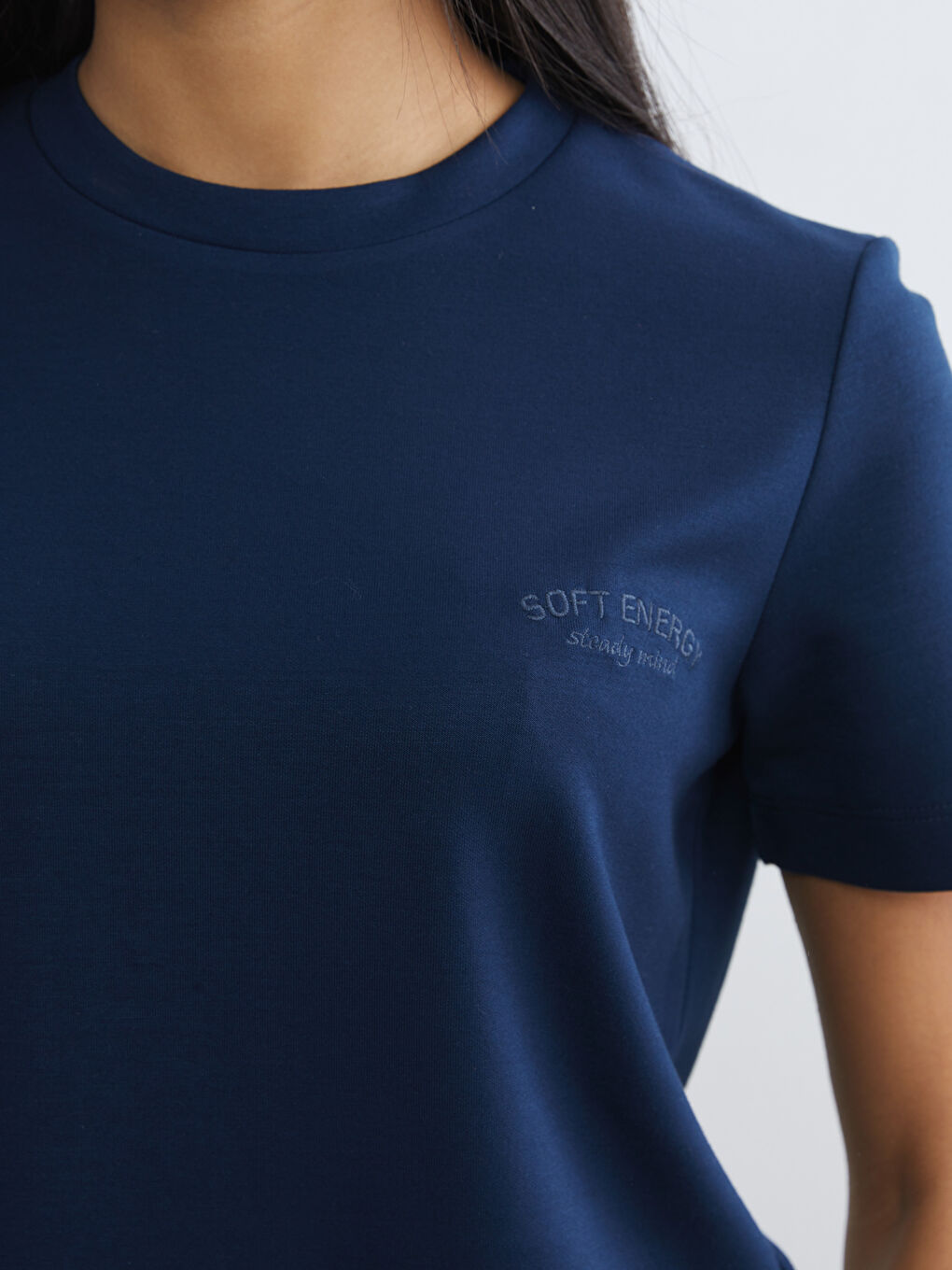 Lacivert Bisiklet Yaka Nakışlı Kadın Spor Tişört-2