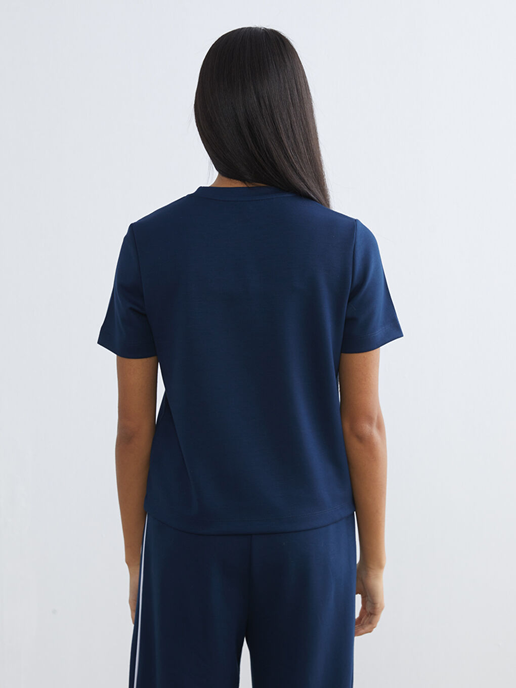 Lacivert Bisiklet Yaka Nakışlı Kadın Spor Tişört-3