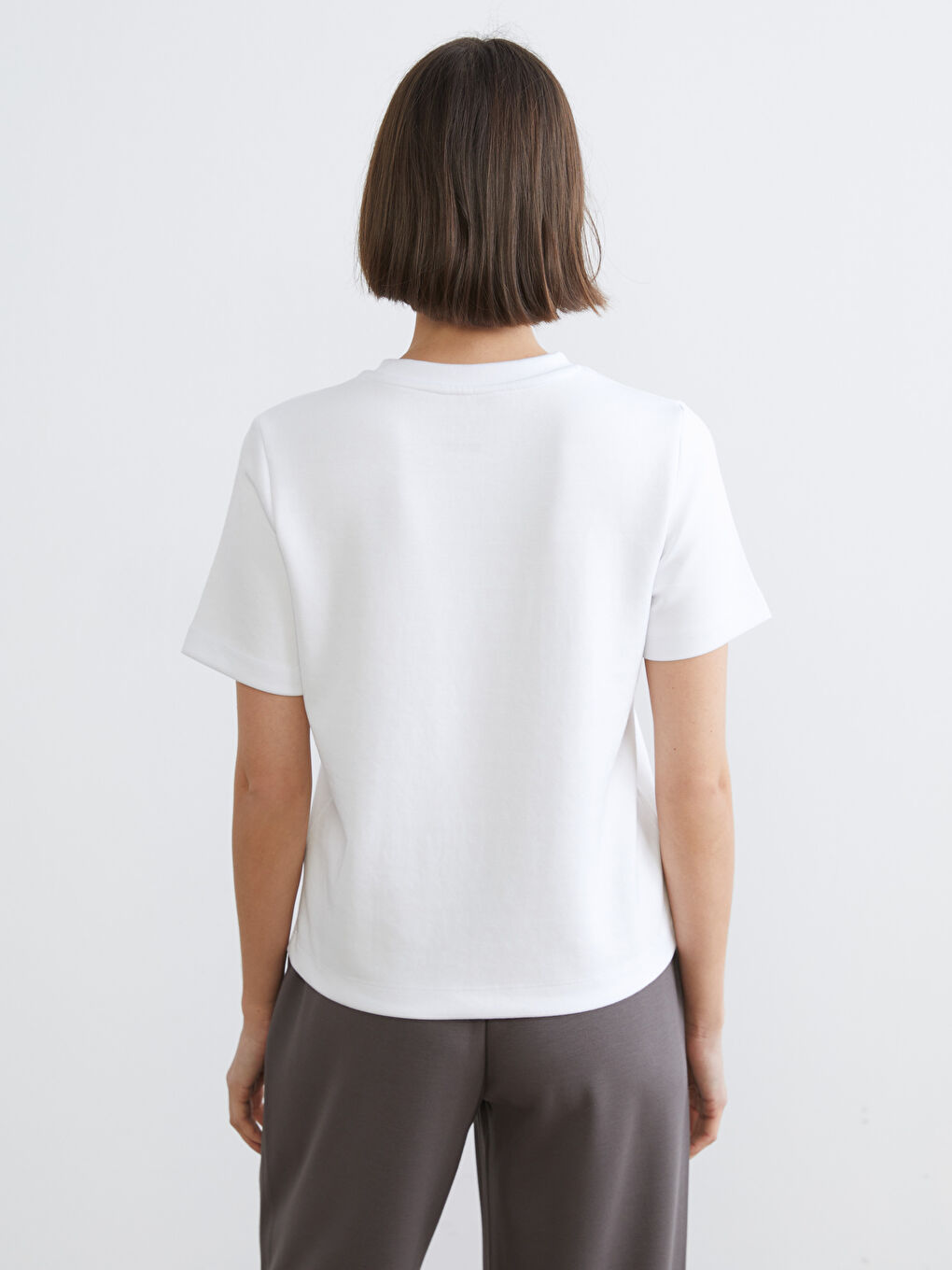 Beyaz Nakışlı Modal Karışımlı Kadın Spor Tişört-3