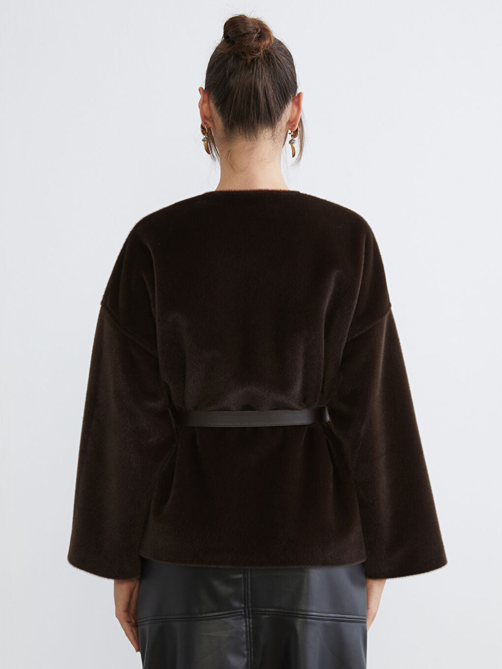 معطف بني امرأة-3