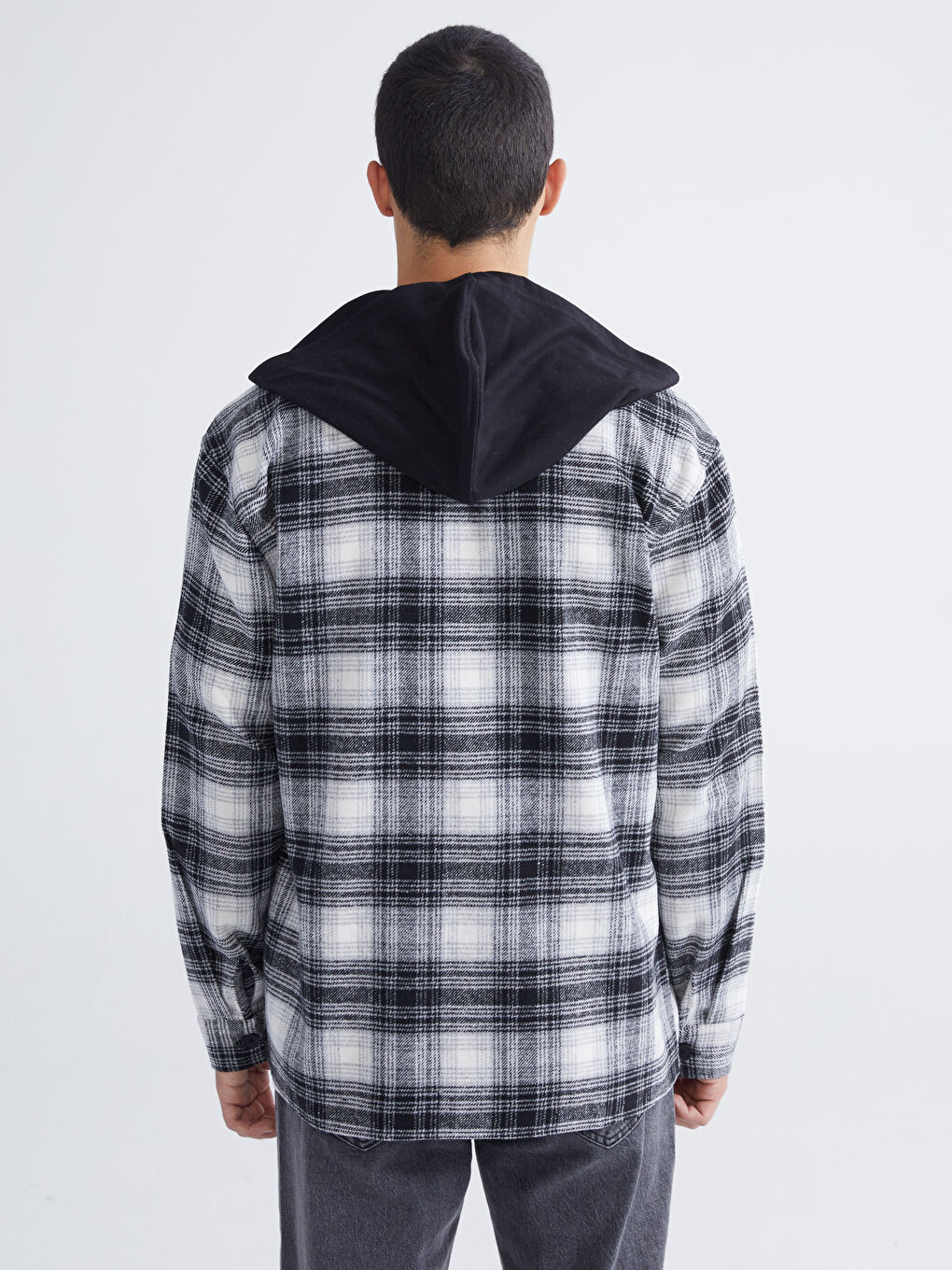 Siyah Kapüşonlu Regular Fit Uzun Kollu Ekose Erkek Gömlek Ceket-3