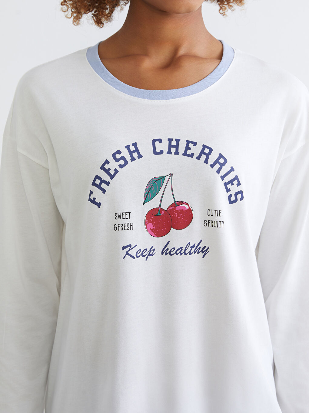 Crew Neck Cherry Printed Women's Pyjamas Set-2