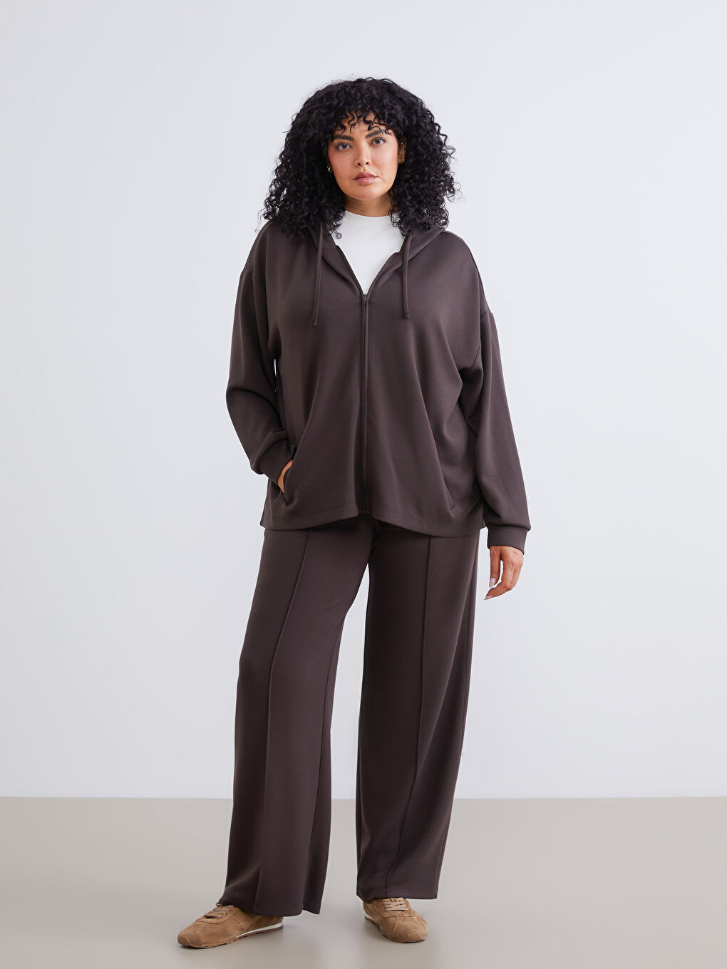 Kahverengi Büyük Beden Kapüşonlu Kadın Fermuarlı Sweatshirt-1