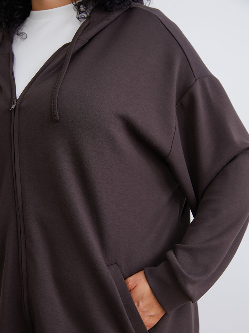 Kahverengi Büyük Beden Kapüşonlu Kadın Fermuarlı Sweatshirt-2