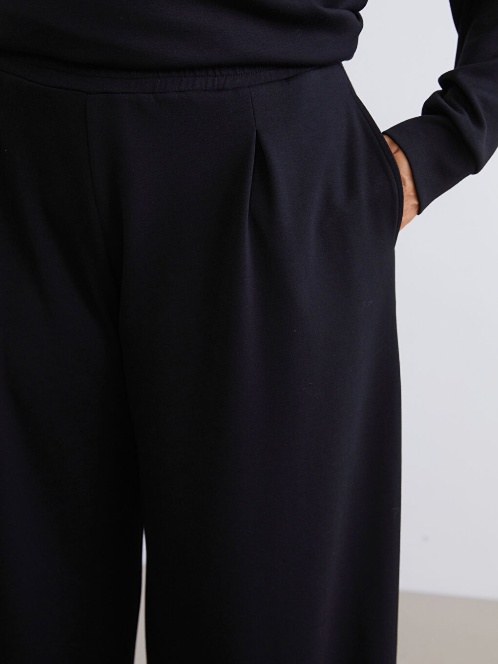 Siyah Büyük Beden Beli Lastikli Kadın Eşofman Altı-2