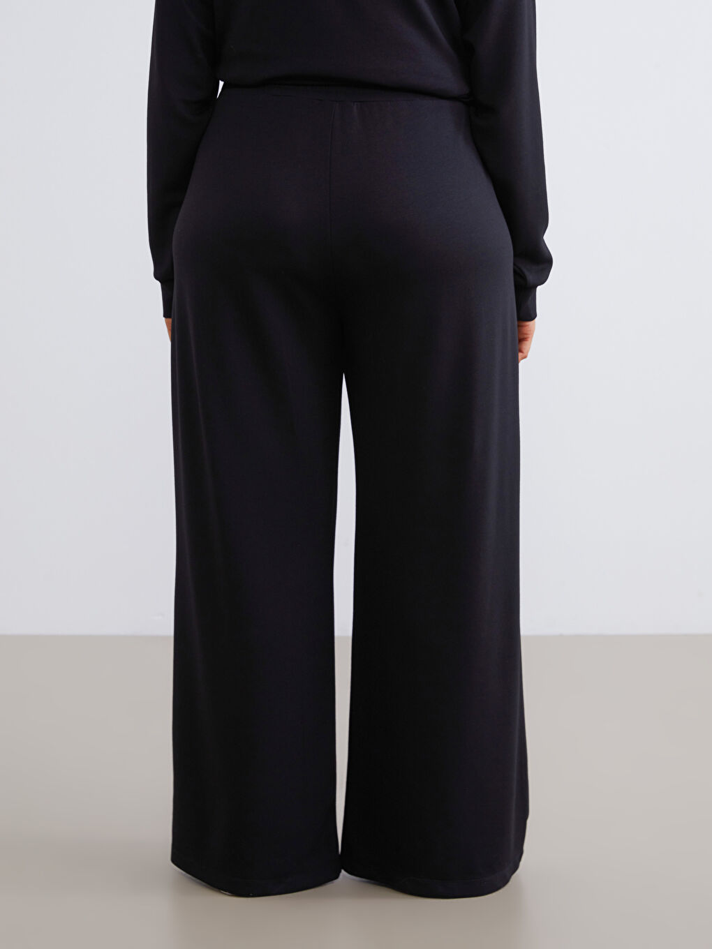 Siyah Büyük Beden Beli Lastikli Kadın Eşofman Altı-3