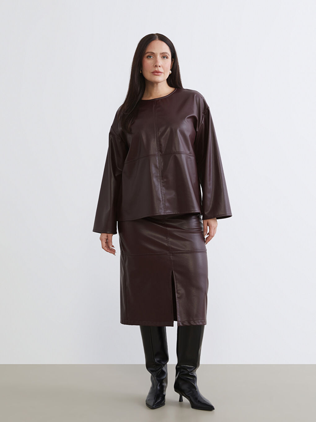 Bordo Büyük Beden Bisiklet Yaka Deri Görünümlü Bluz-1