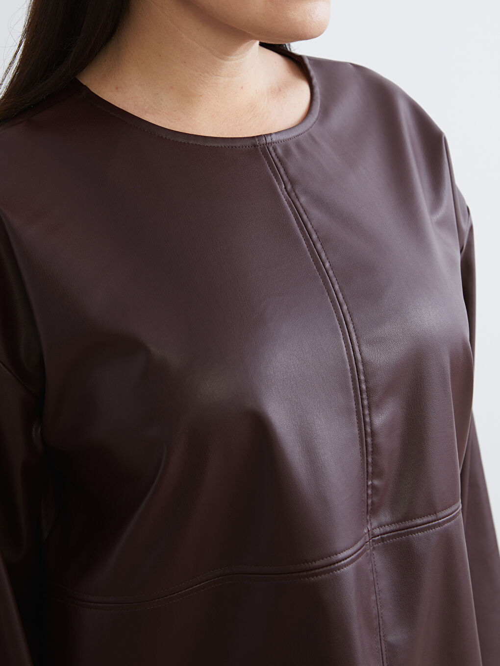 Bordo Büyük Beden Bisiklet Yaka Deri Görünümlü Bluz-2