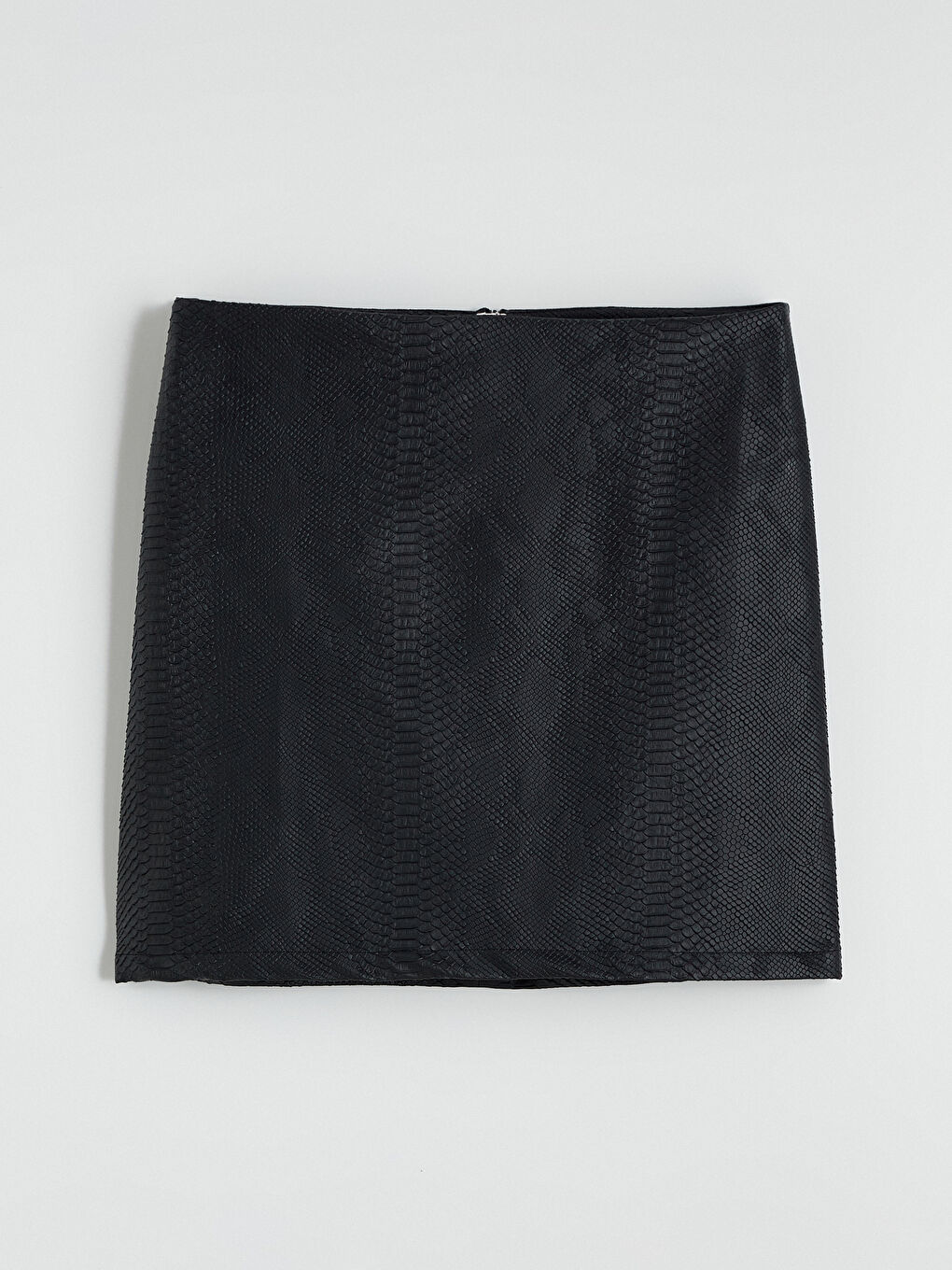 Siyah Büyük Beden Yılan Derisi Desenli Mini Etek-8