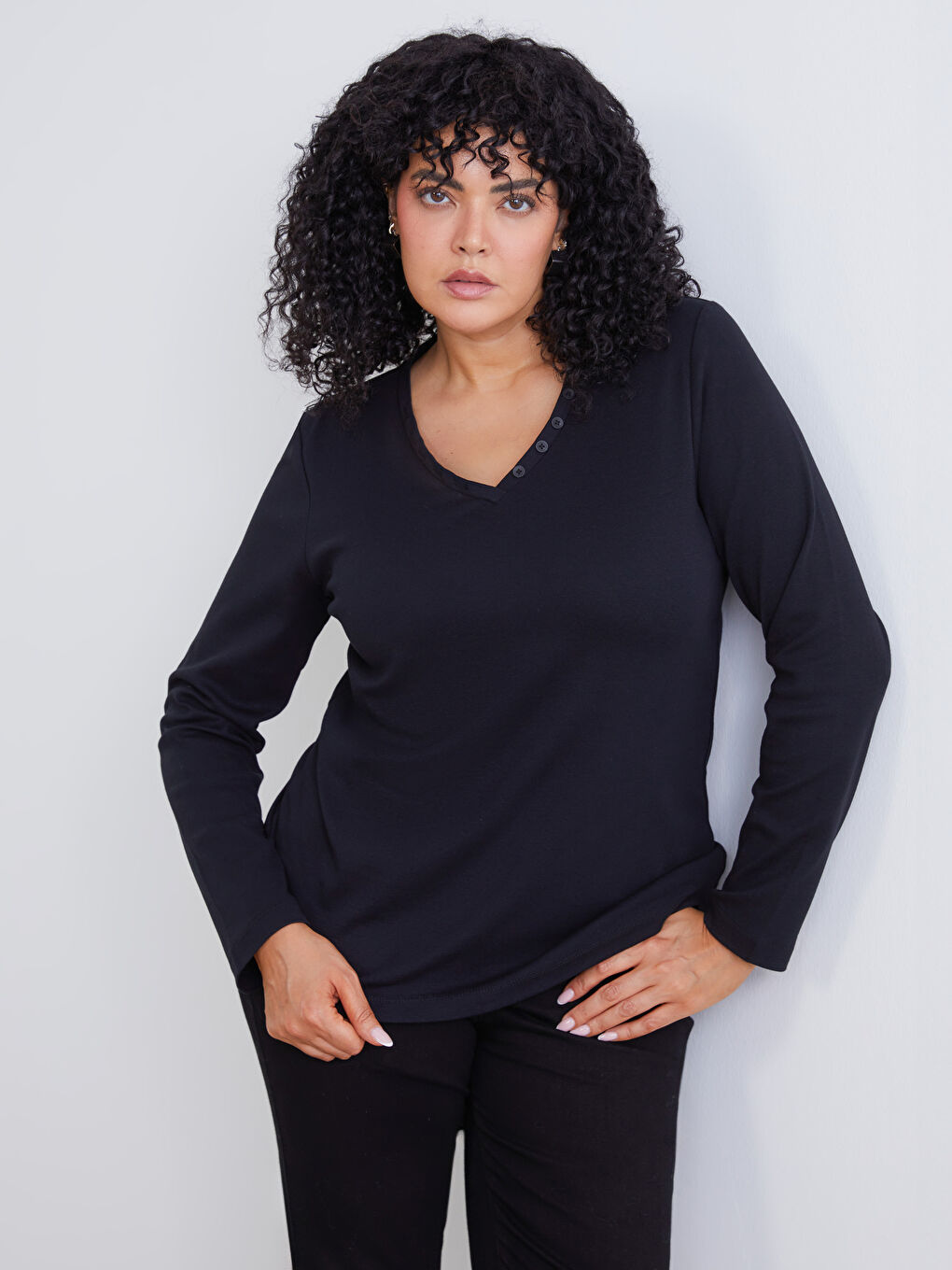 Siyah Büyük Beden V Yaka Kadın Body