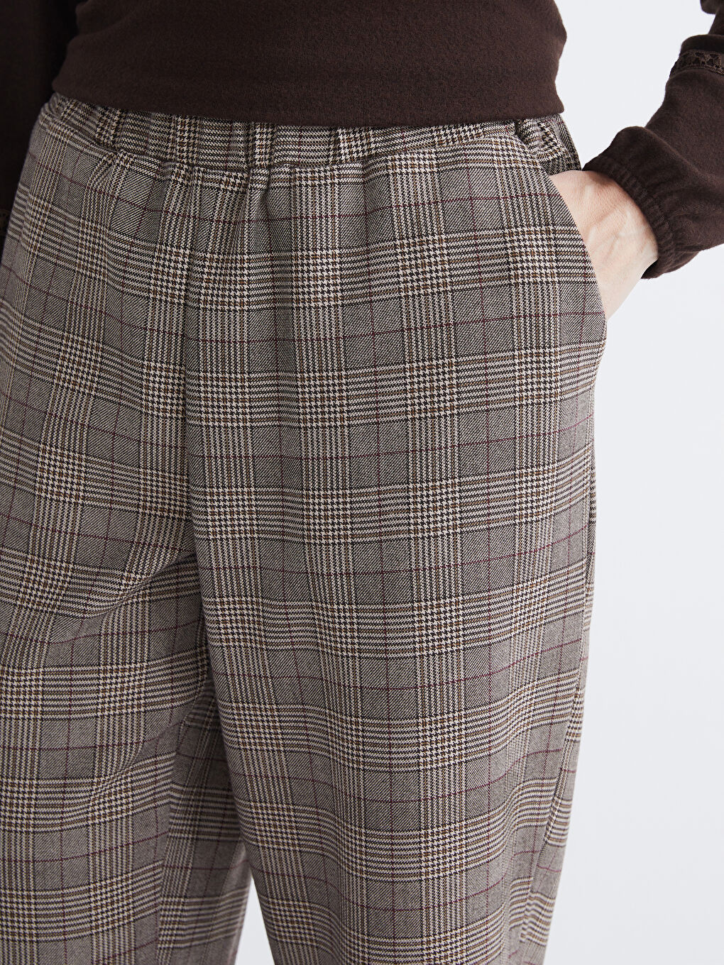 Брюки в клетку с эластичным поясом для женщин-2