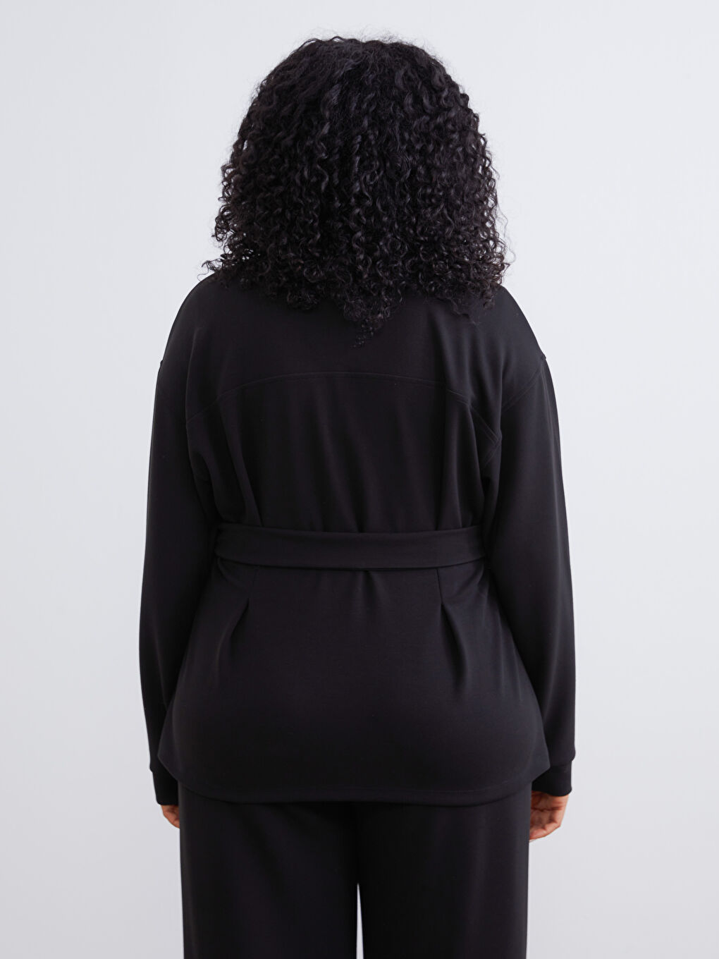 Siyah Büyük Beden Dik Yaka Kadın Fermuarlı Sweatshirt-3