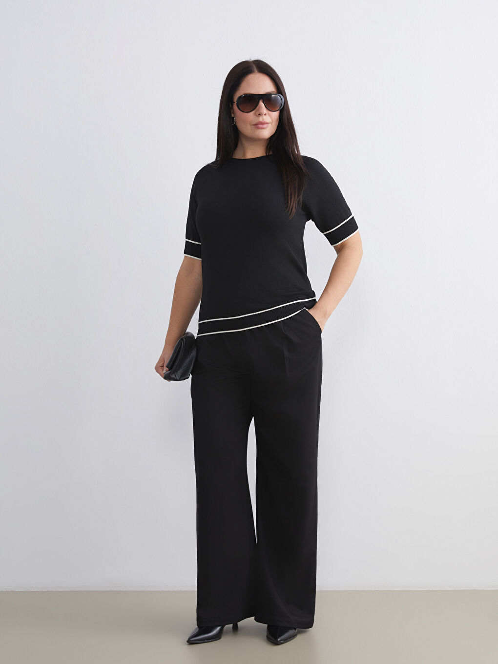 Siyah Bisiklet Yaka Kadın Triko Kazak-1