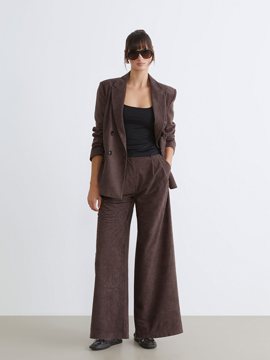 پانتۆڵ قاوه‌یی ژن