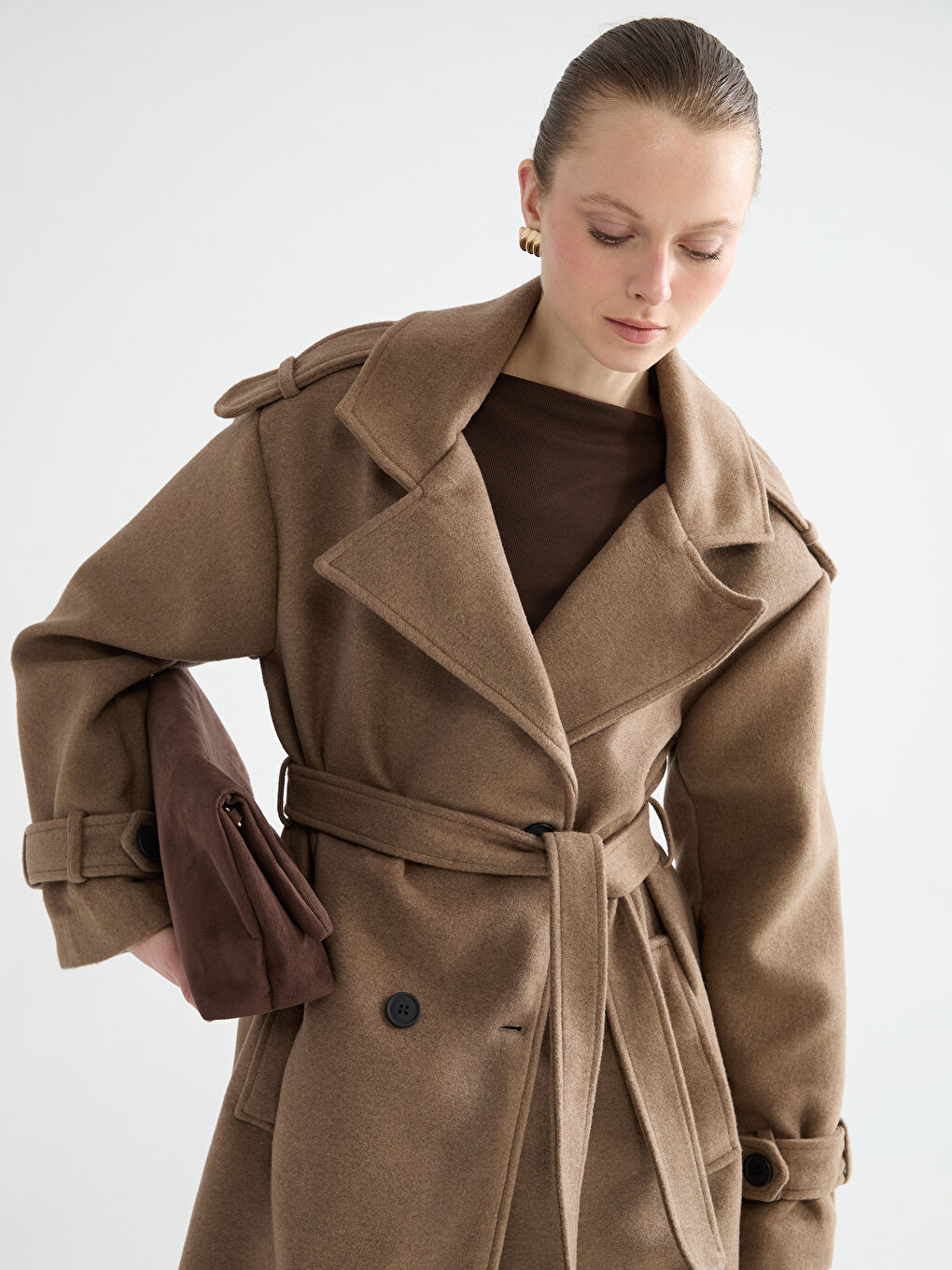 Bej Kruvaze Yaka Kadın Kaşe Kaban-3