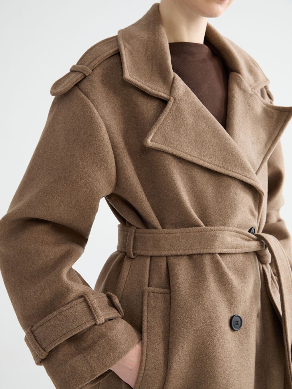 Bej Kruvaze Yaka Kadın Kaşe Kaban-4