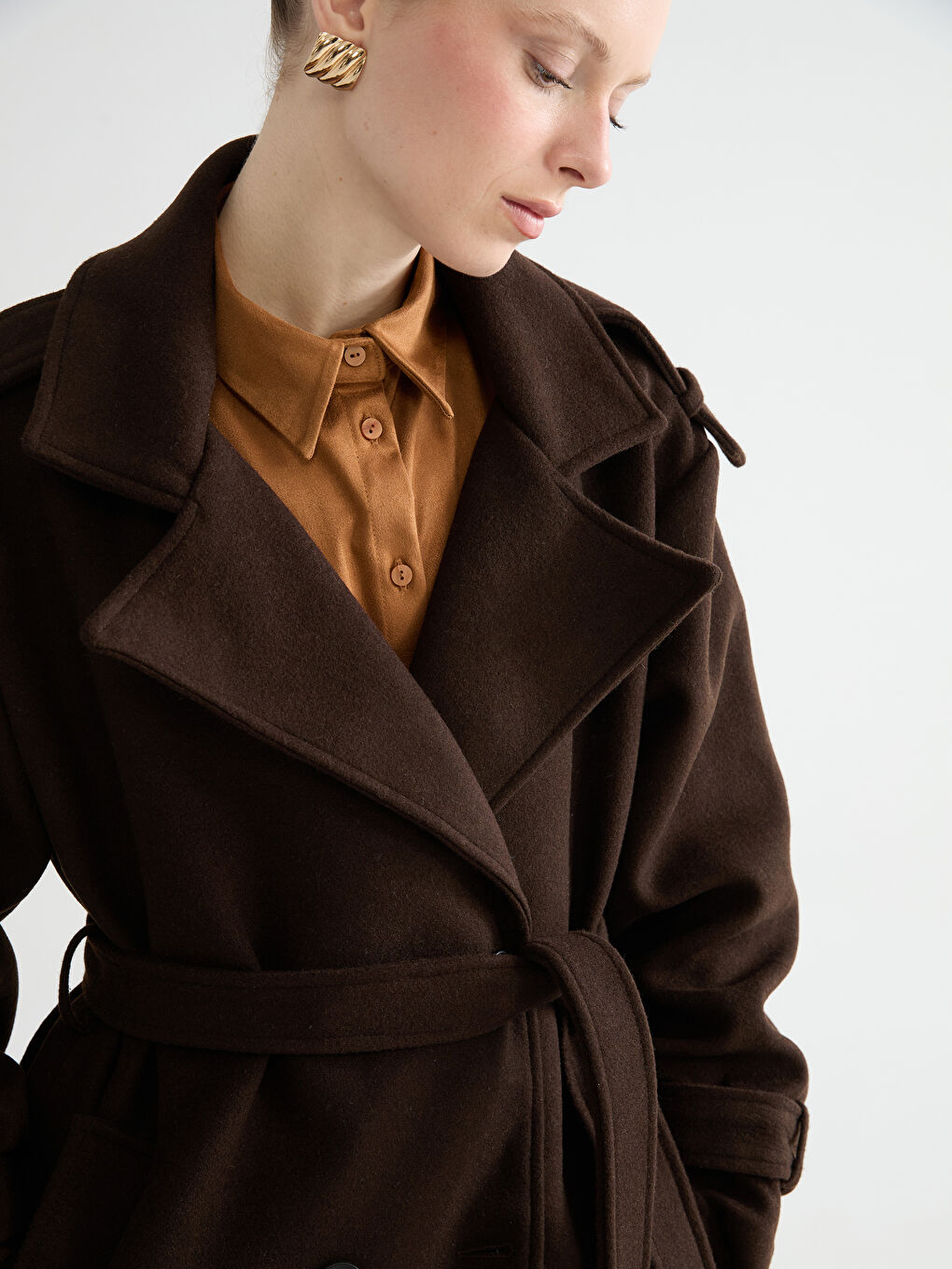 Kahverengi Kruvaze Yaka Kadın Kaşe Kaban-2