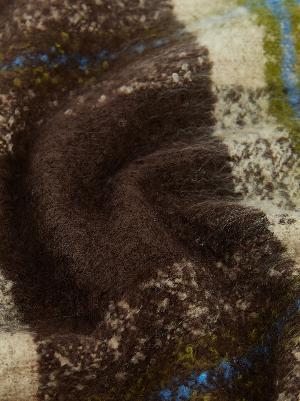 Kahverengi Püsküllü Kadın Atkı-2