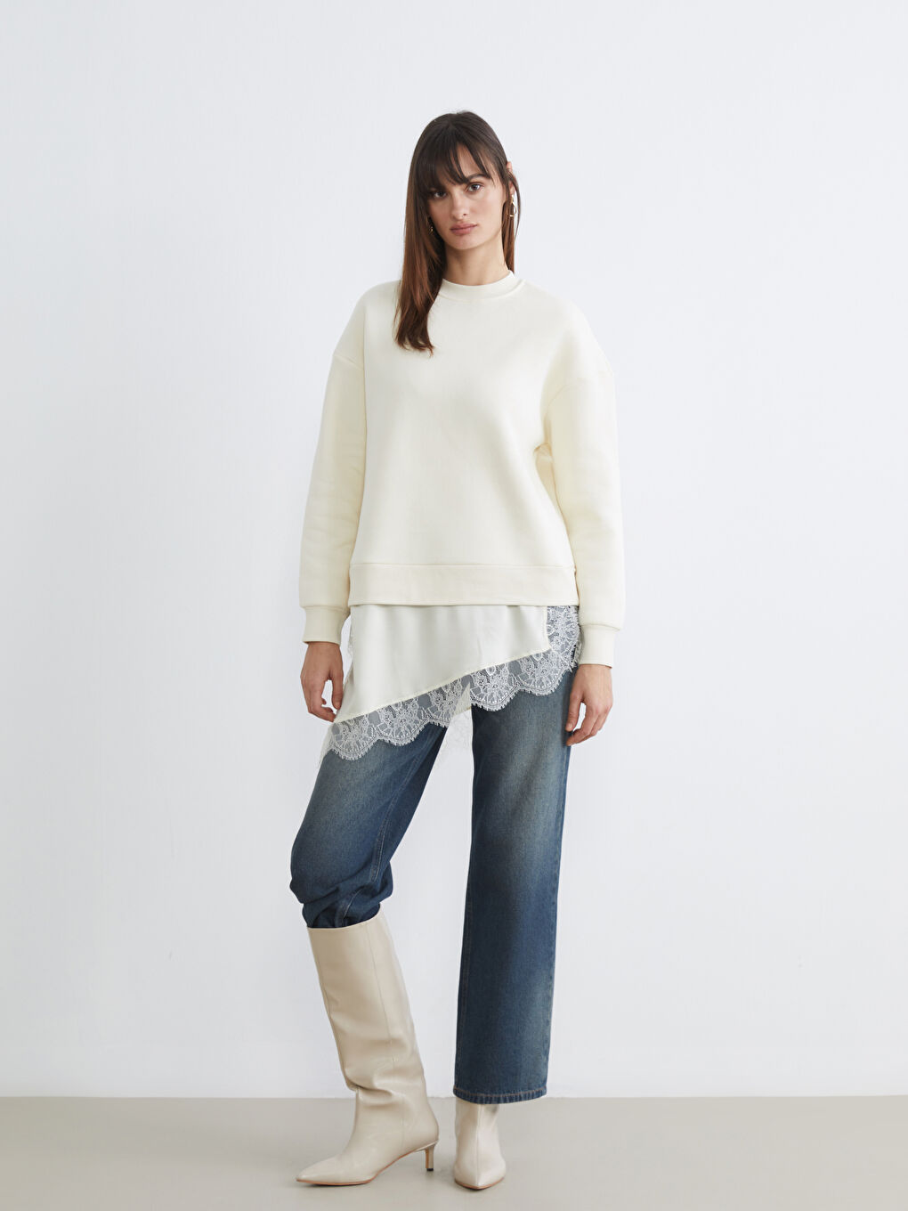 Bej Dantel Detaylı Oversize Kalın Kadın Sweatshirt-1