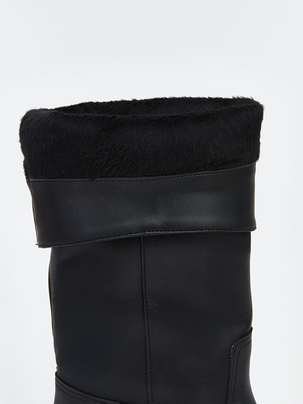 Siyah Deri Görünümlü Kadın Çizme-5