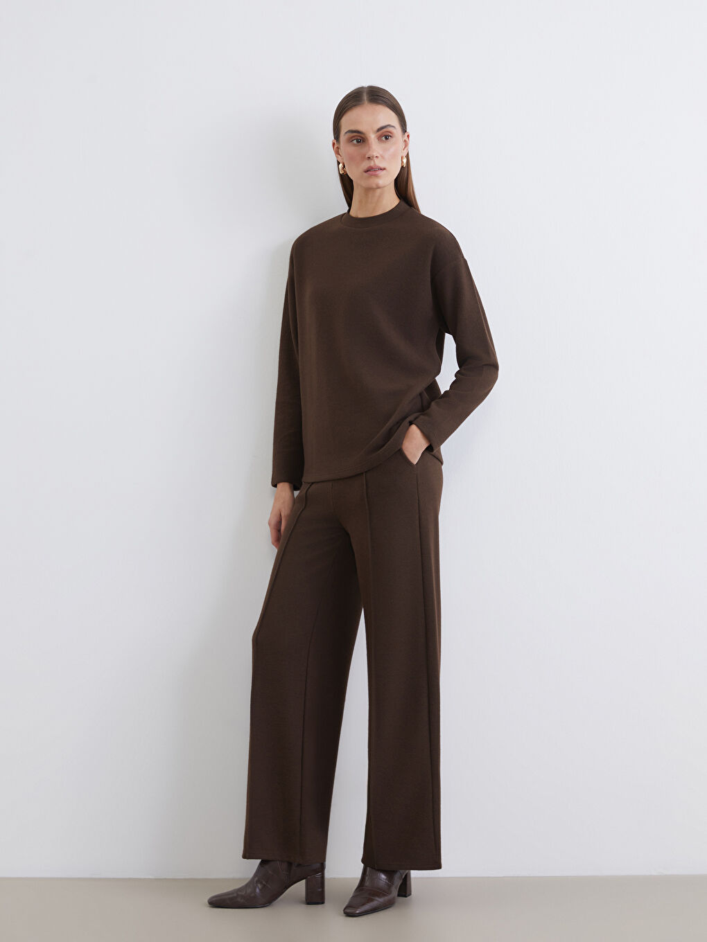 Damenhose mit Weitem Bein und Elastischem Bund