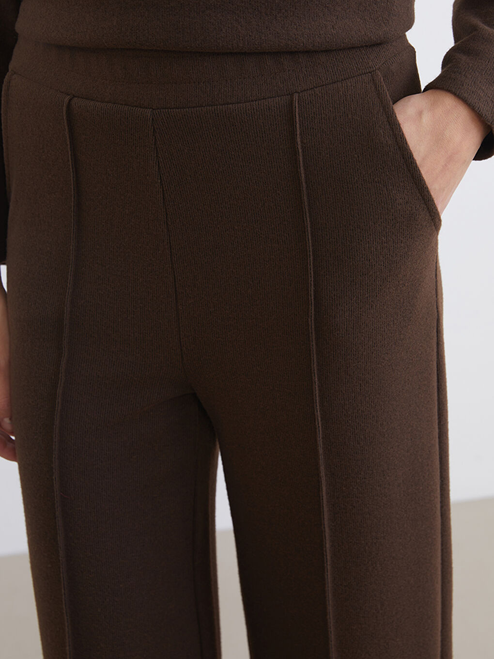 Damenhose mit Weitem Bein und Elastischem Bund-2