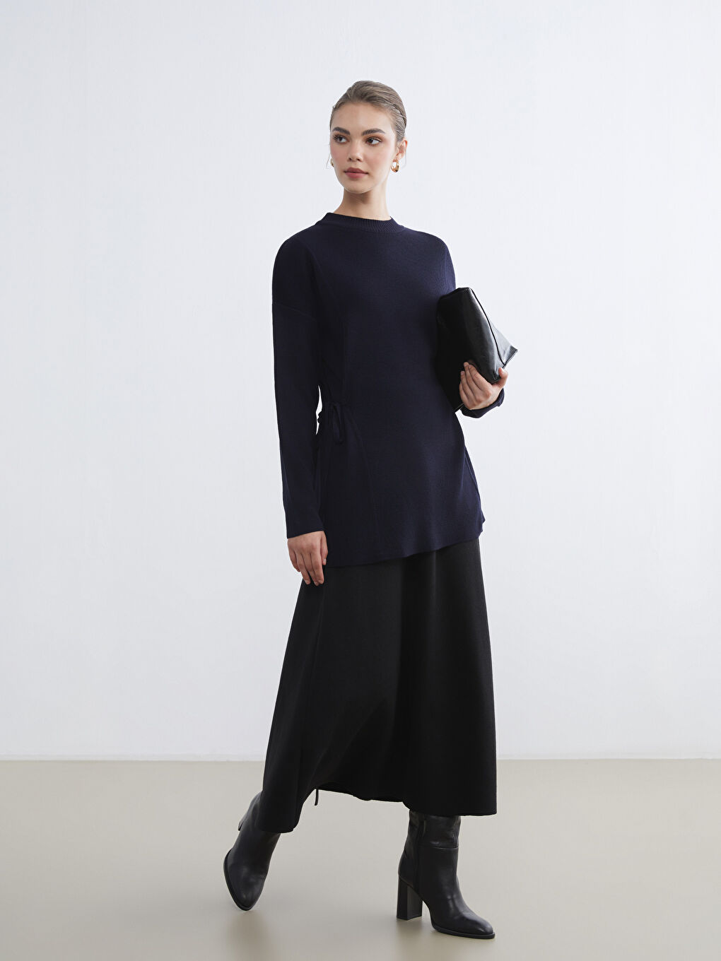 Siyah Beli Lastikli Kloş Etek