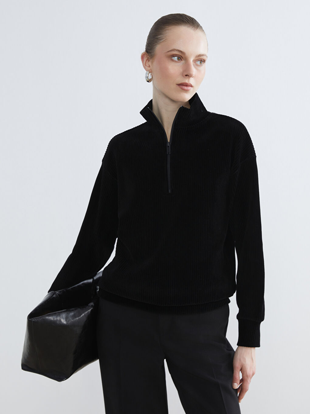 Siyah Dik Yaka Fitilli Kadın Sweatshirt