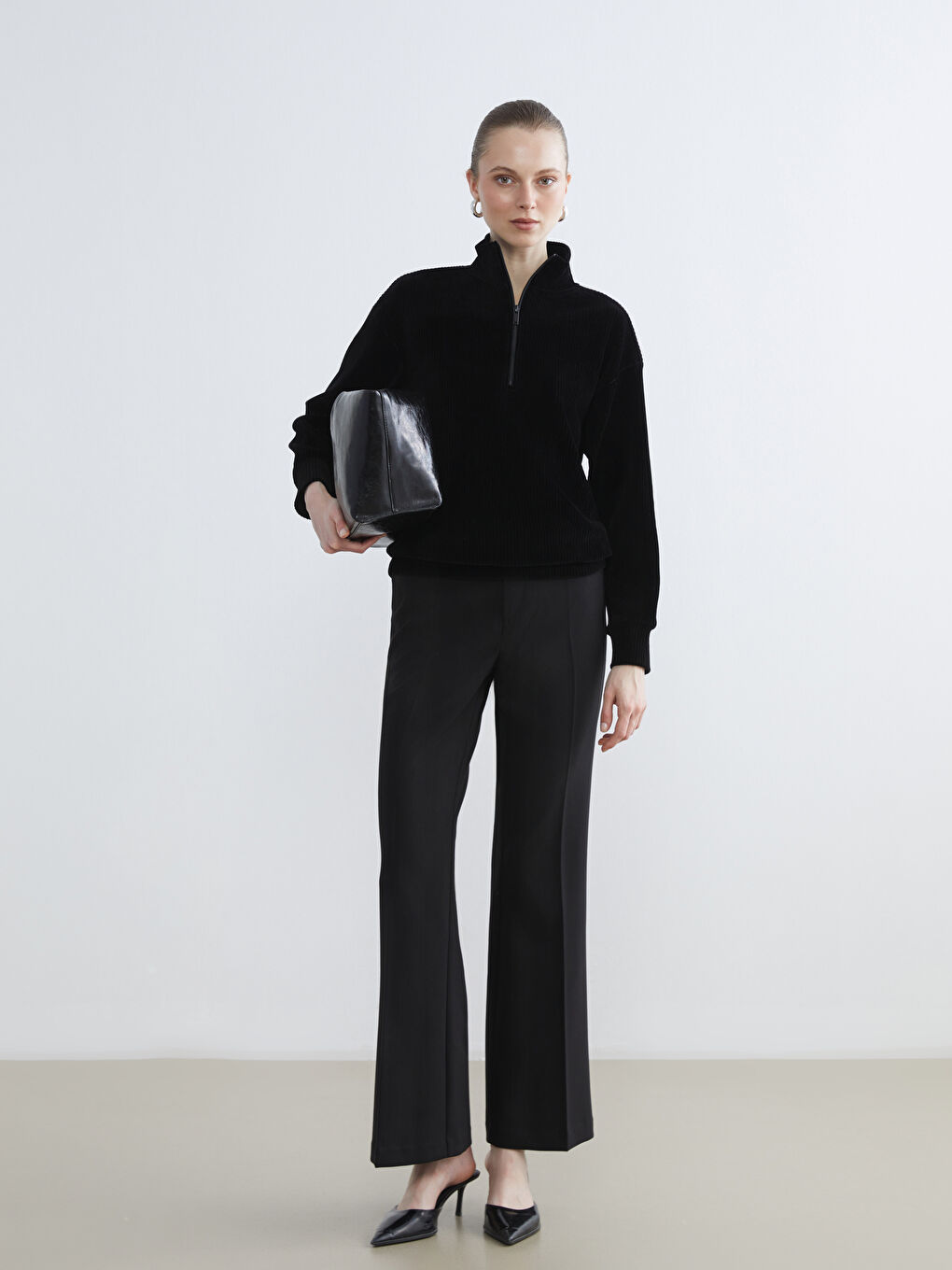 Siyah Dik Yaka Fitilli Kadın Sweatshirt-1