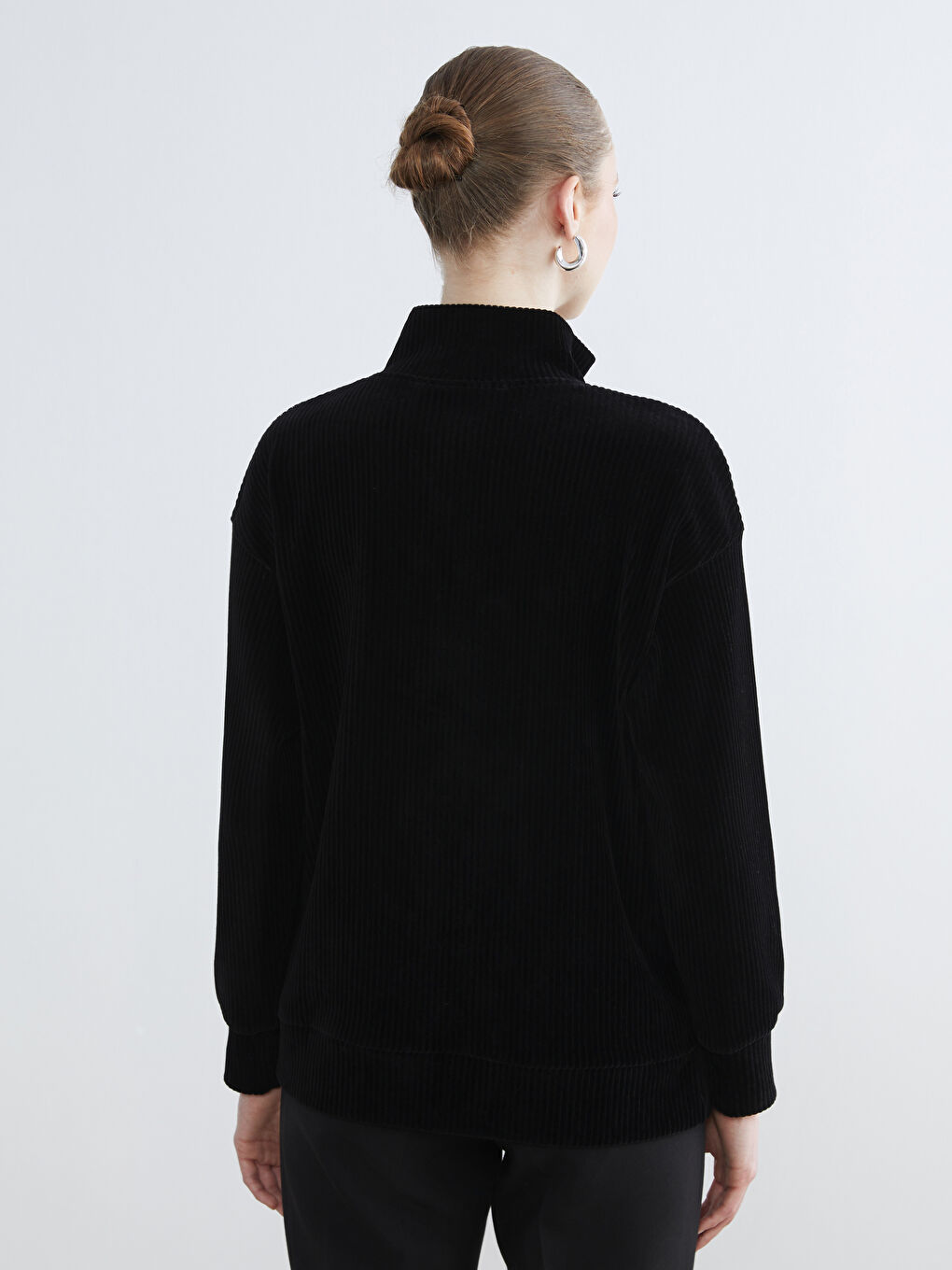 Siyah Dik Yaka Fitilli Kadın Sweatshirt-3