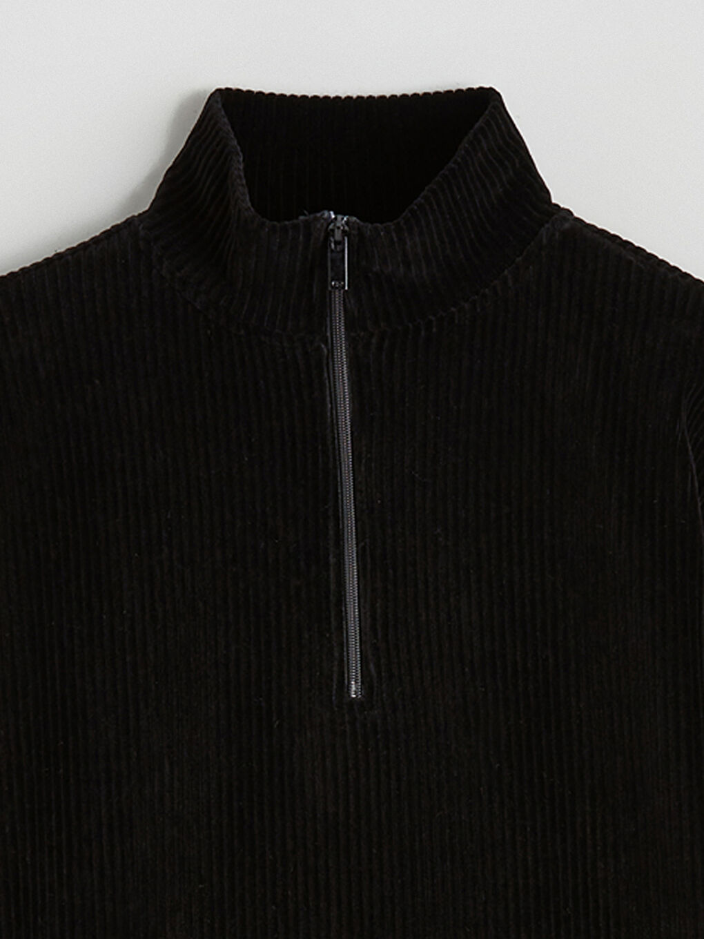 Siyah Dik Yaka Fitilli Kadın Sweatshirt-5