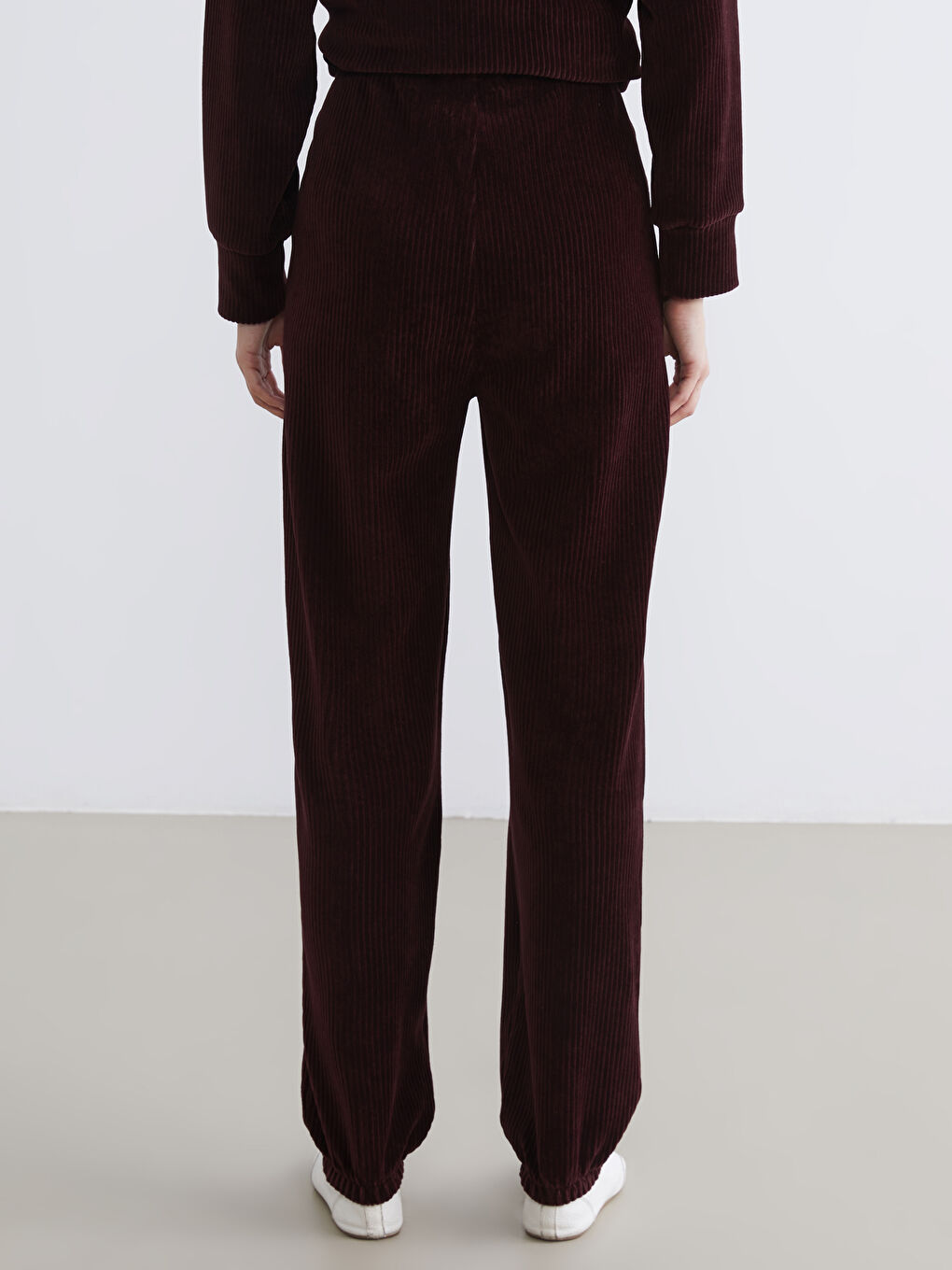 Mürdüm Beli Lastikli Kadın Kadife Jogger Eşofman Altı-3