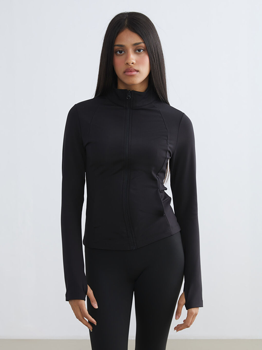 Siyah Dik Yaka Parmak Geçmeli Kadın Fermuarlı Sweatshirt