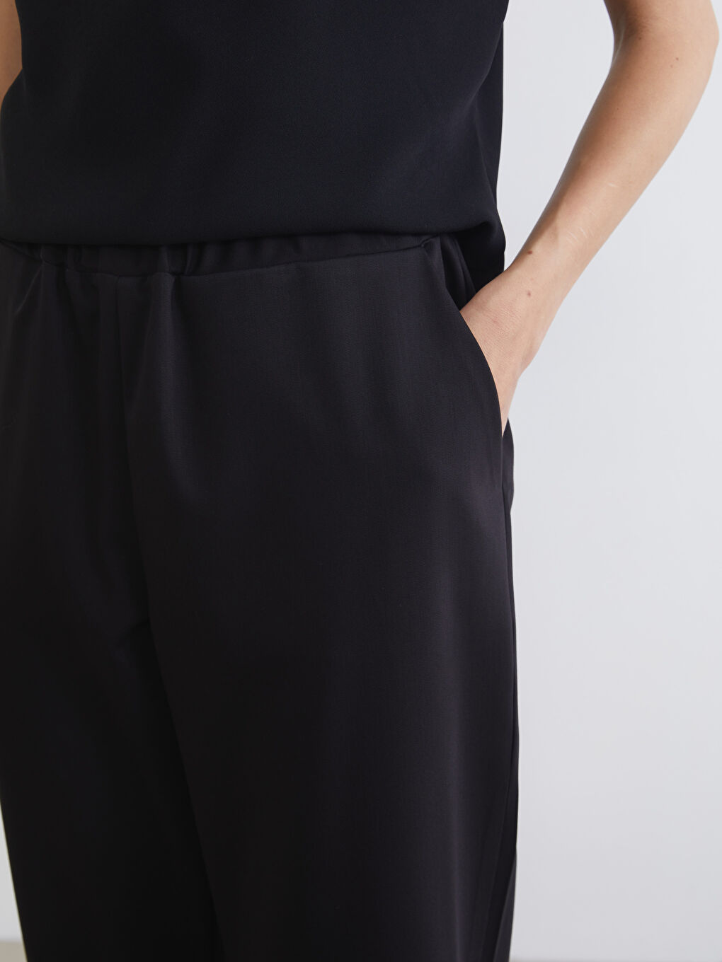 Siyah Beli Lastikli Kadın Pantolon-2