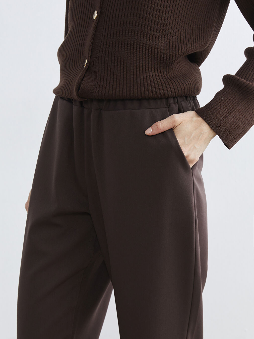 Kahverengi Beli Lastikli Kadın Pantolon-4