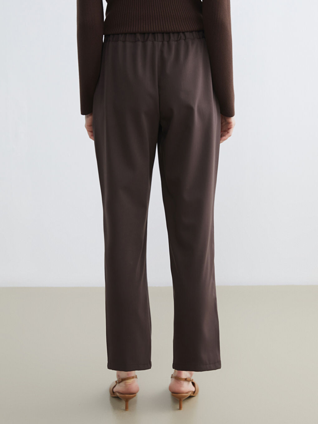 Kahverengi Beli Lastikli Kadın Pantolon-6