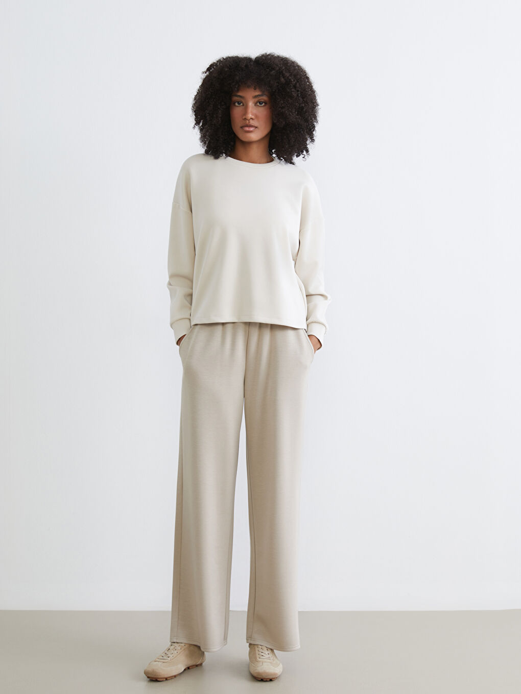 Bej Bisiklet Yaka Kadın Sweatshirt-1