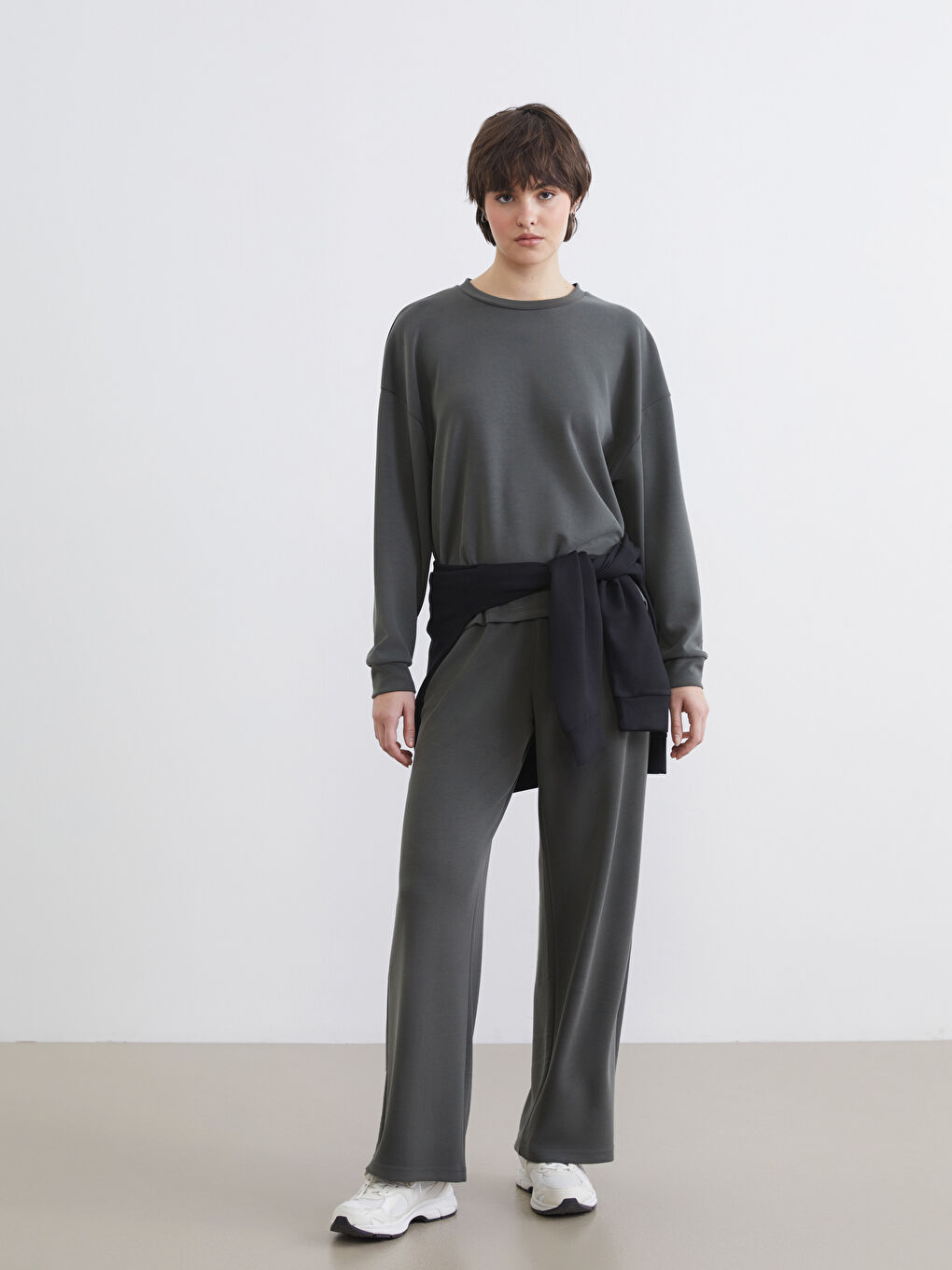 Haki Bisiklet Yaka Soft Touch Kadın Sweatshirt-1