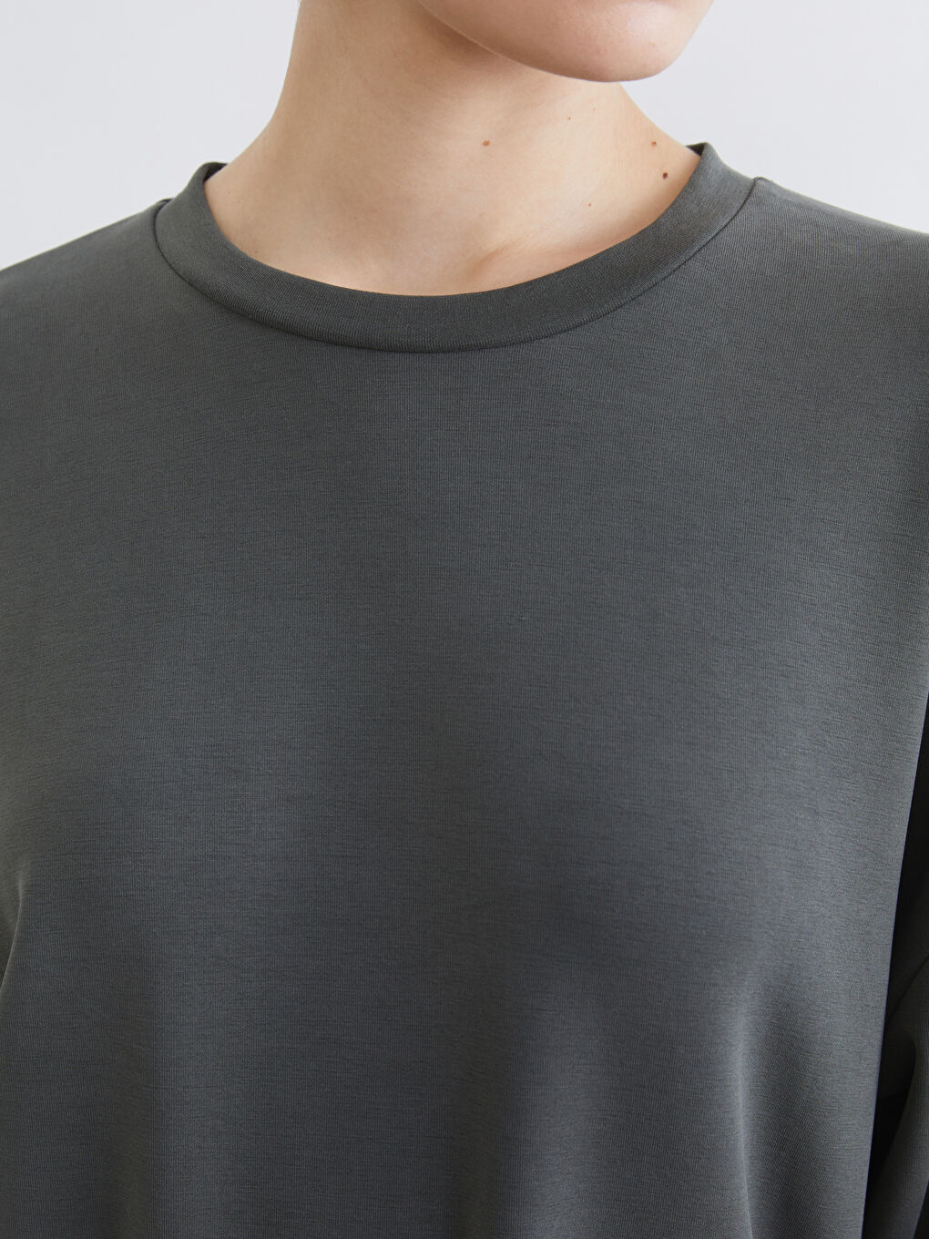 Haki Bisiklet Yaka Soft Touch Kadın Sweatshirt-2